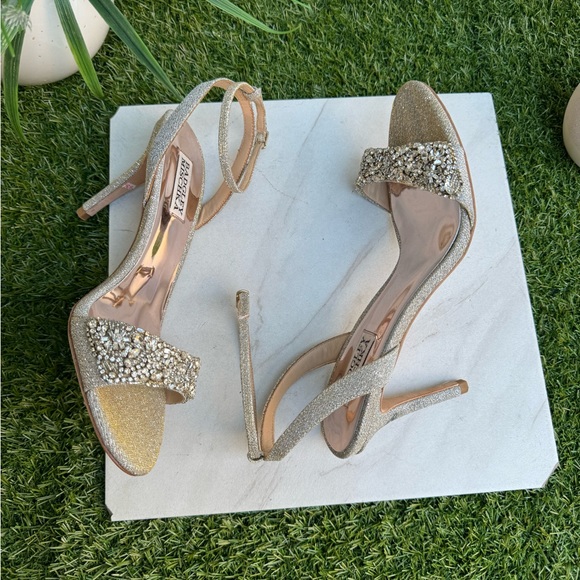 Badgley Mischka Women's Jen
Heeled Sandal embroidered size 8.5 - Picture 5 of 10